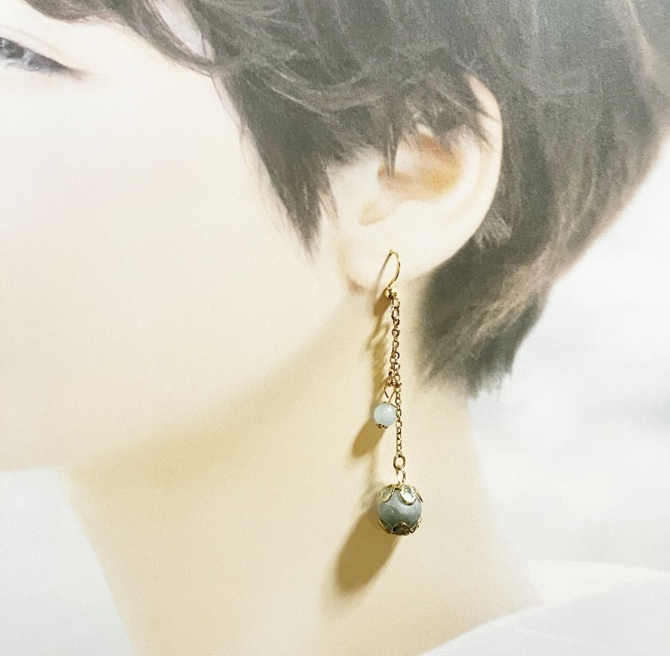 【ピアス イヤリング】ライトブルー×ゴールド ハンドメイド ニッケルフリー