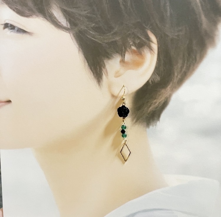 【ピアス イヤリング】グリーン×ゴールド ハンドメイド ニッケルフリー