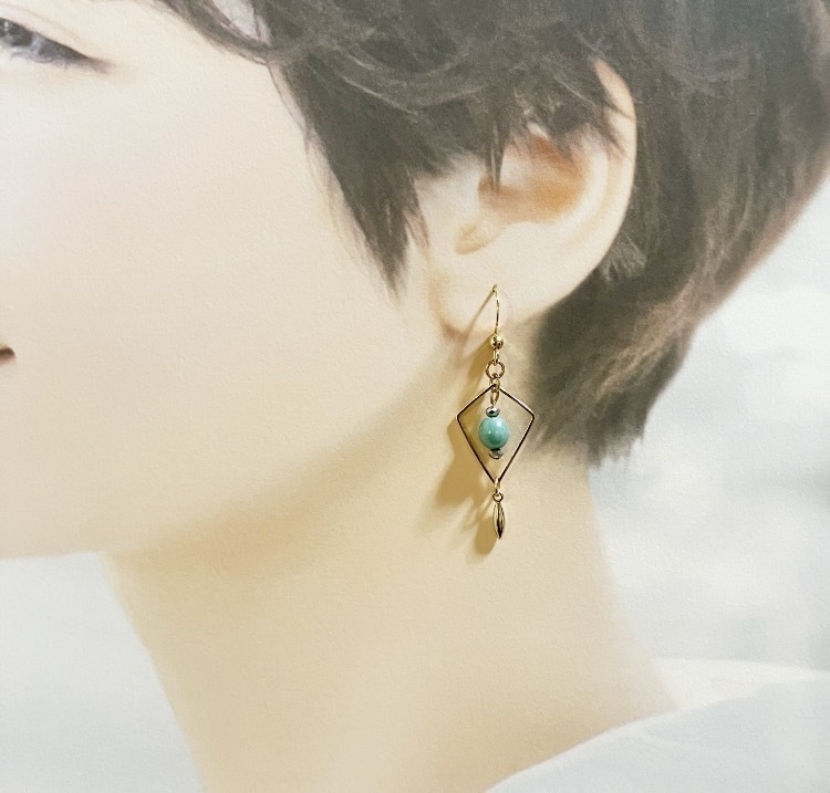 【ピアス イヤリング】ミントグリーン×ゴールド ハンドメイド ニッケルフリー