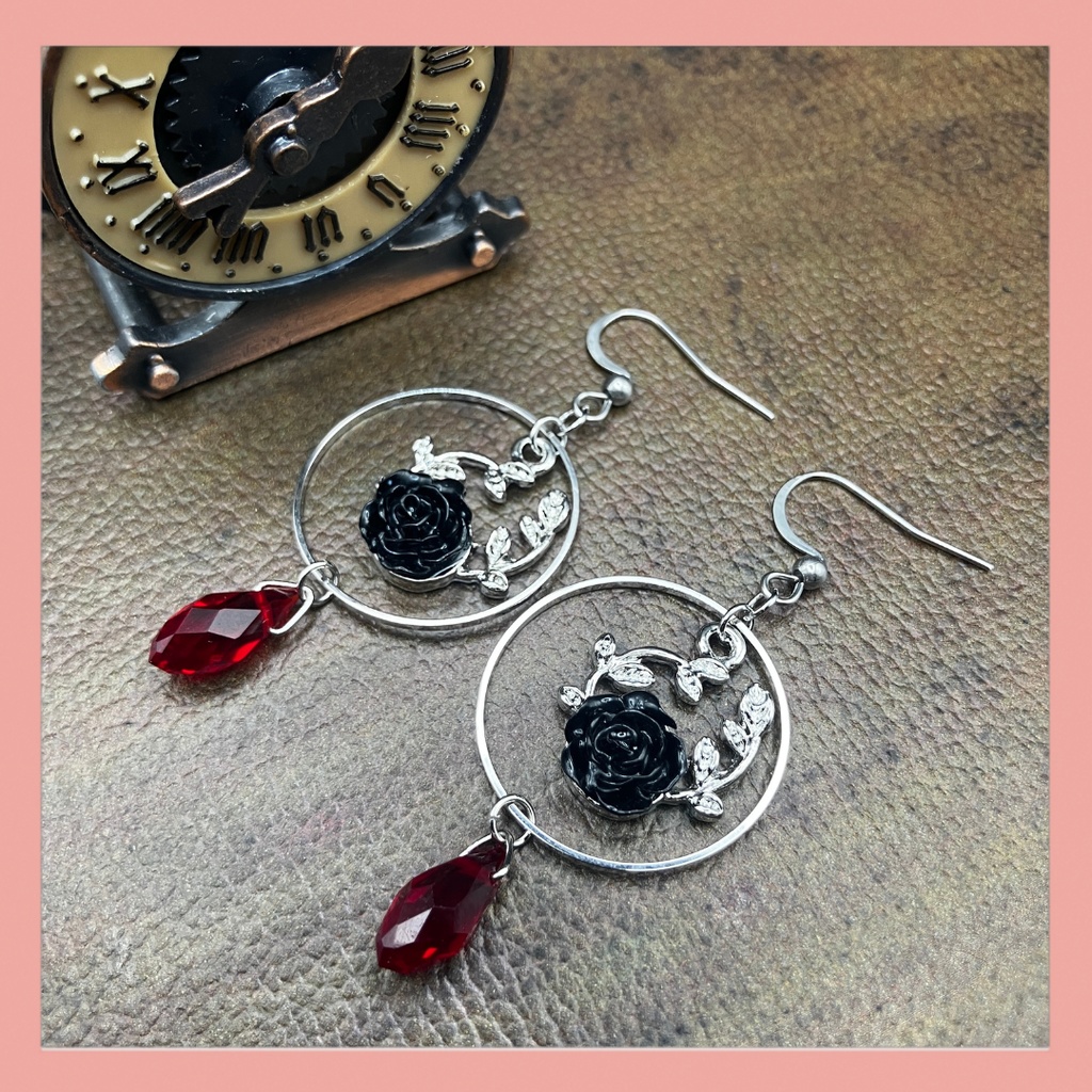【ピアス イヤリング】レッド×シルバー　ハンドメイド　ニッケルフリー