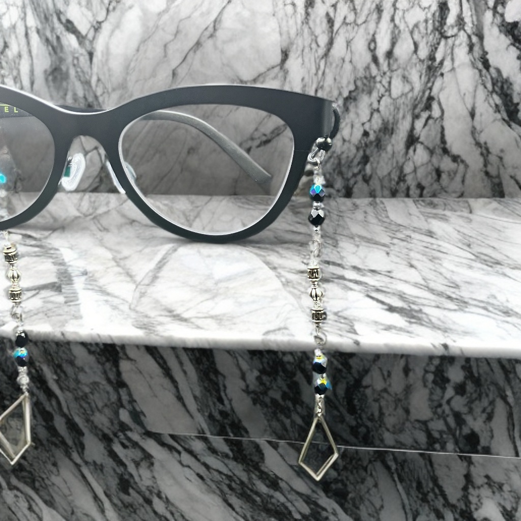 【メガネチャーム】ブラック×シルバー (ニッケルフリー)ハンドメイド