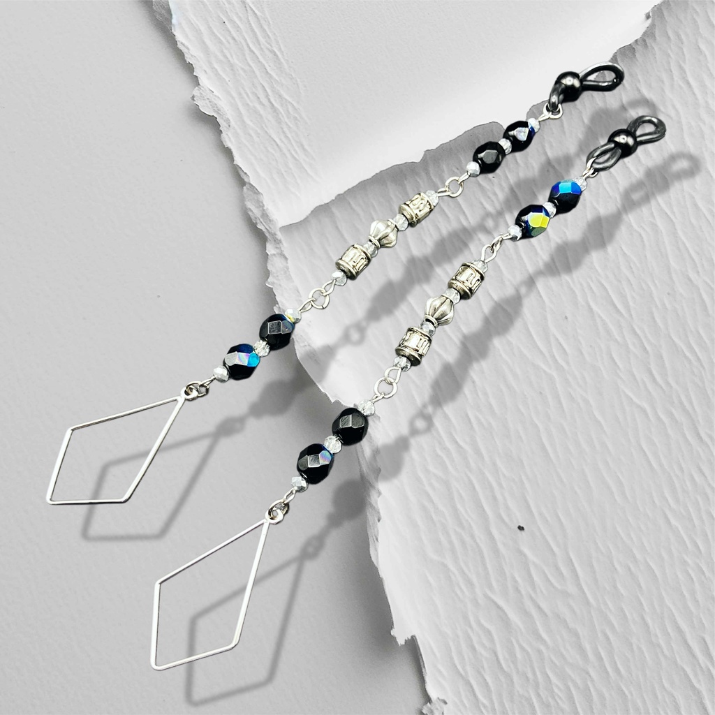 【メガネチャーム】ブラック×シルバー (ニッケルフリー)ハンドメイド