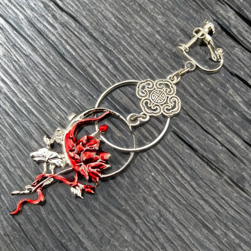 【3/20 アルトヴァリエで先行販売　後日BOOTHで通販予定】片耳イヤリング アシンメトリー ピアス穴不要　金属アレルギー対応　個性派アクセ　中華風　花　レッド　ゴシック