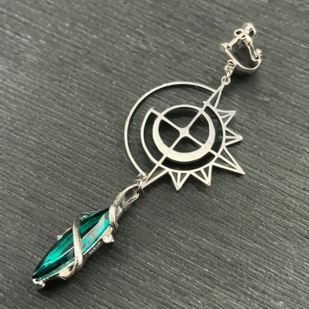 片耳イヤリング アシンメトリー ピアス穴不要　金属アレルギー対応　個性派アクセ　魔法　ファンタジー　グリーン　