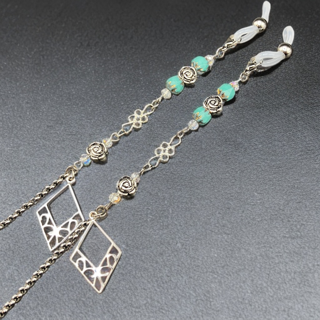 メガネチェーン　グラスコード　金属アレルギー対応　サージカルステンレス　ファンタジー　ニッケルフリー　個性的　推し活　ミントグリーン　水色　エメラルドグリーン