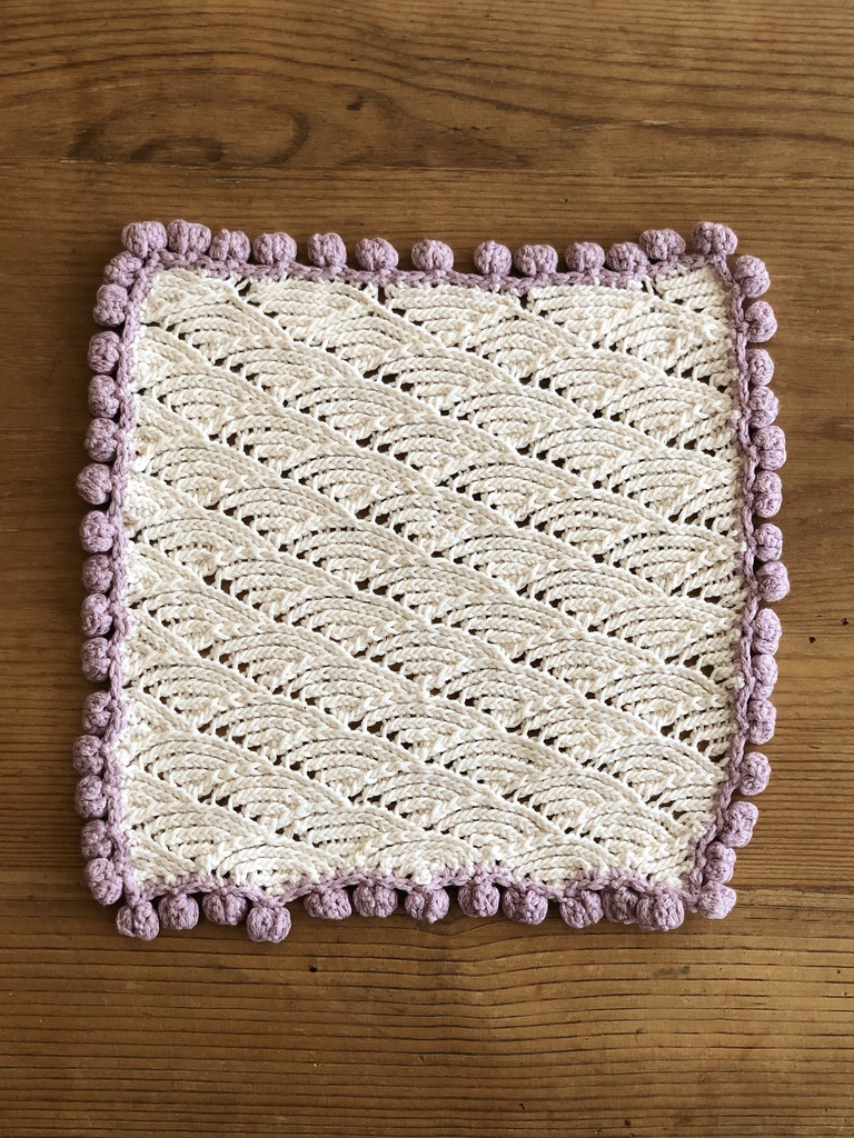 波模様のハンカチ