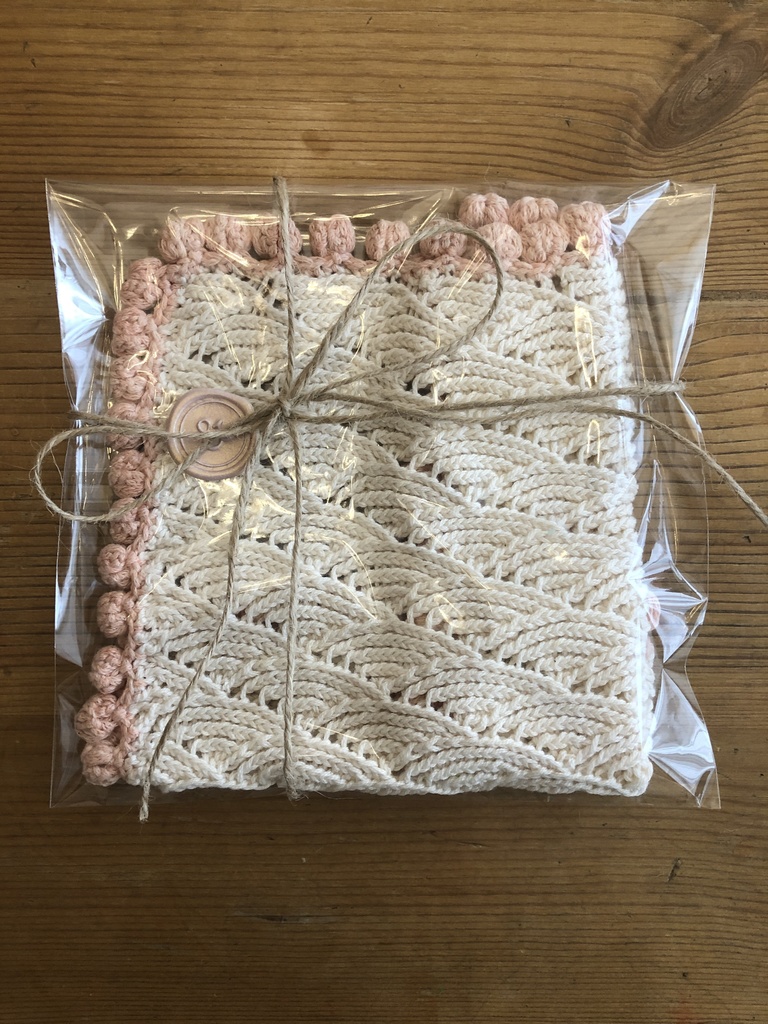 波模様のハンカチ