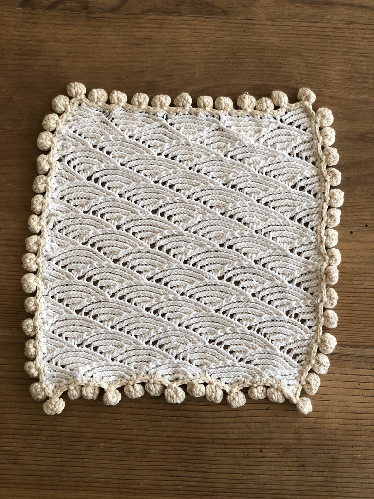 波模様のハンカチ