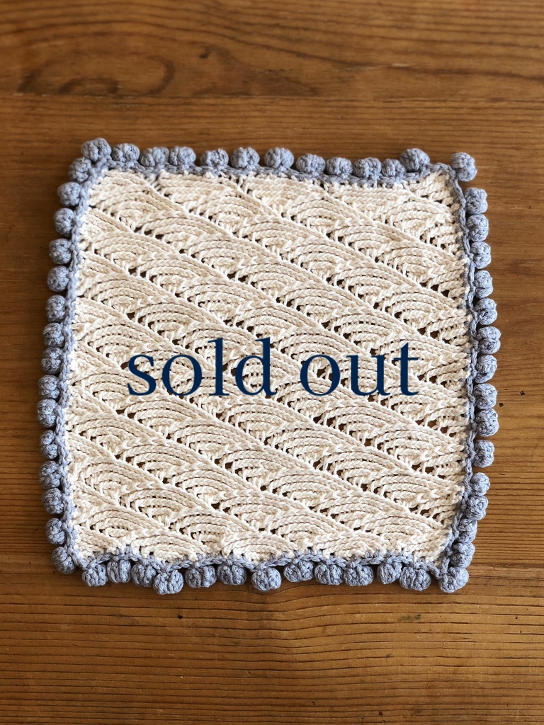 波模様のハンカチ