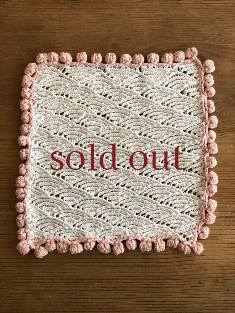 波模様のハンカチ