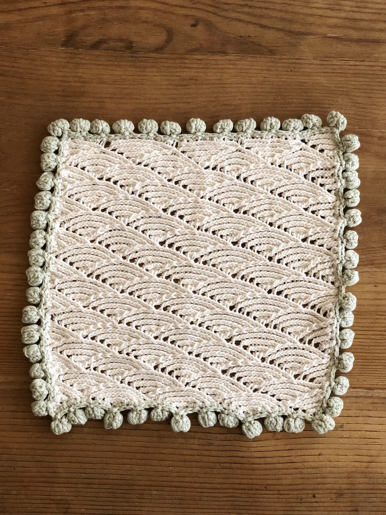 波模様のハンカチ