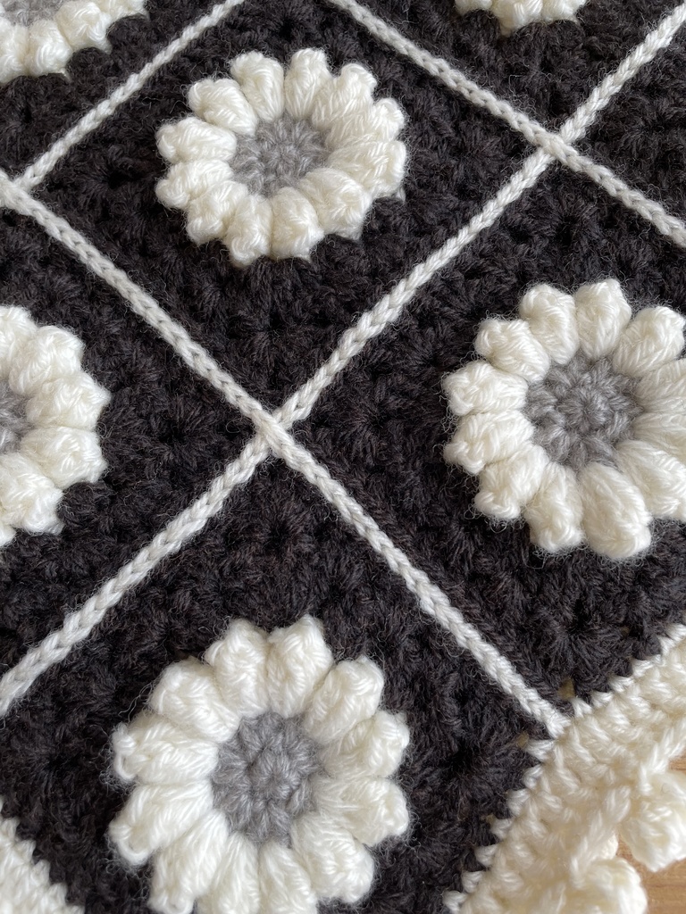 マーガレットのモノクロブランケット