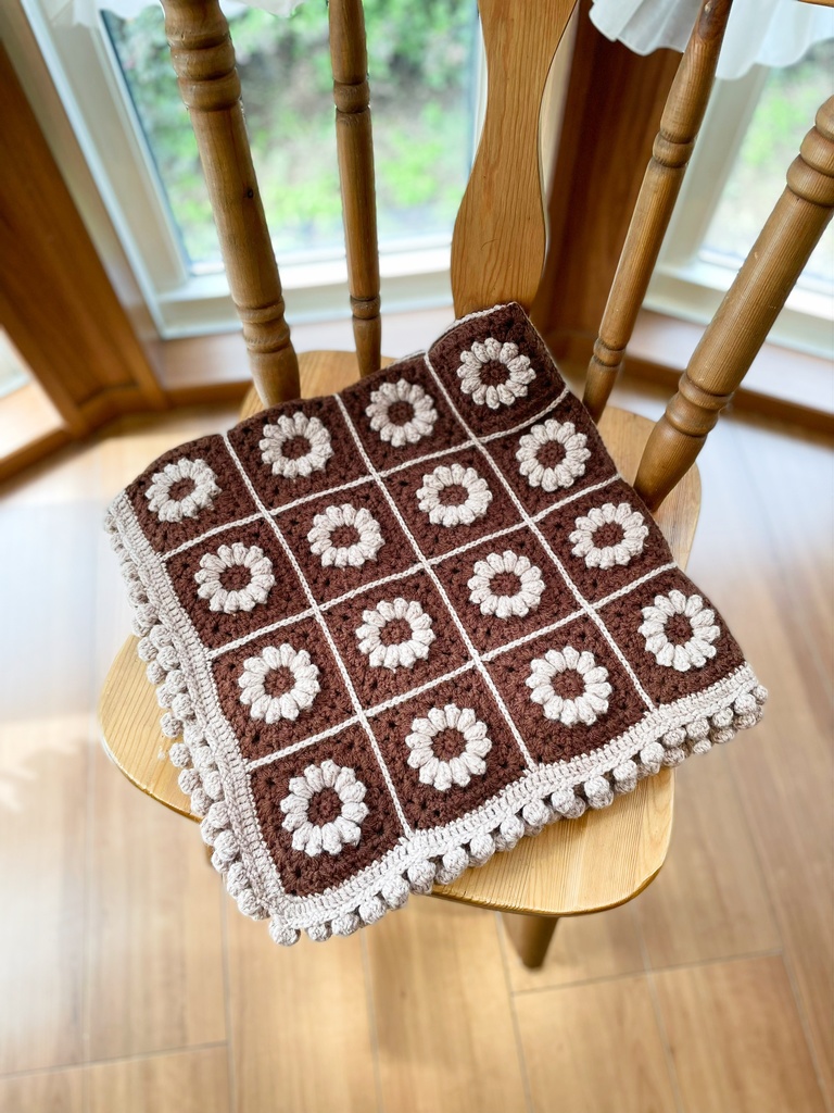 マーガレットのチョコレート色ブランケット