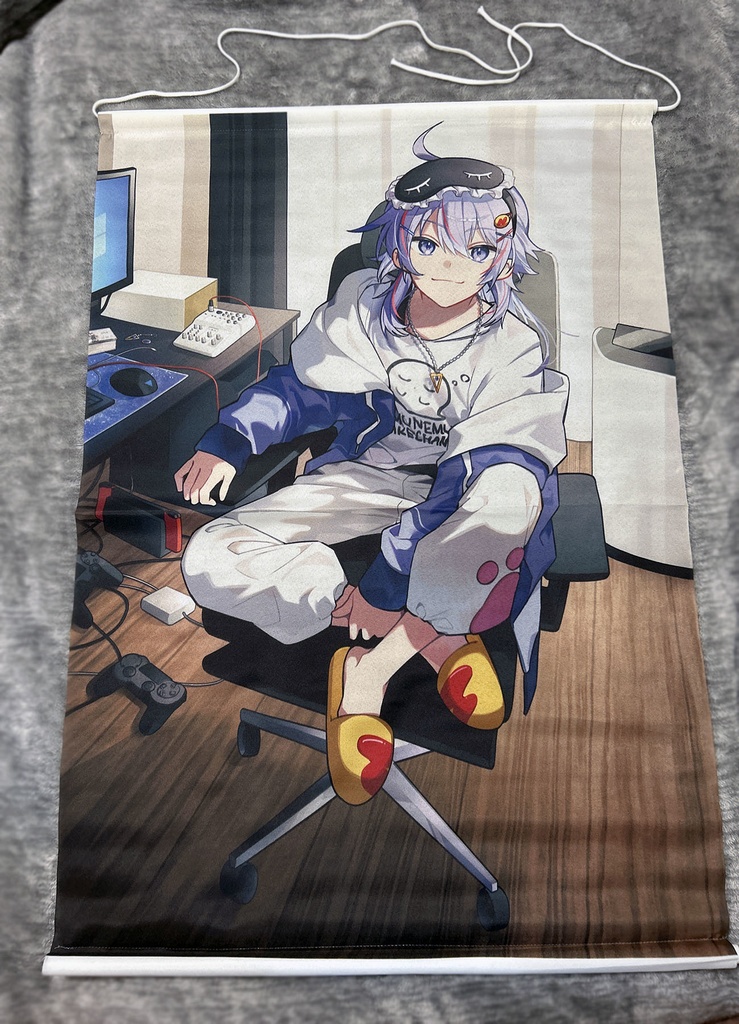 【数量限定】4周年記念描き下ろしイラスト タペストリー