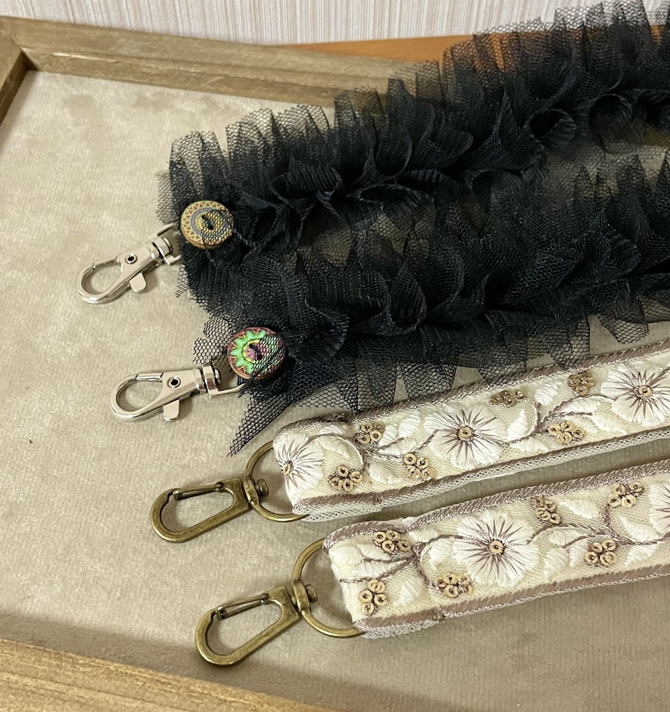 インド刺繍リボン スマホショルダーストラップ