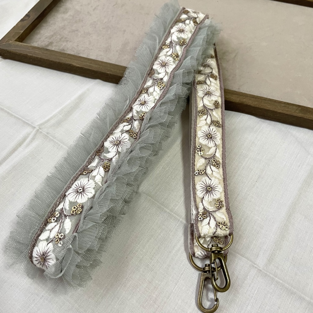 インド刺繍リボン スマホショルダーストラップ