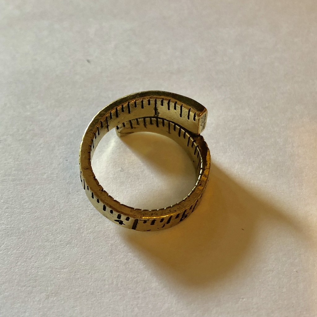 小人の仕立て屋さん ものさしリング ゴールド フリーサイズ