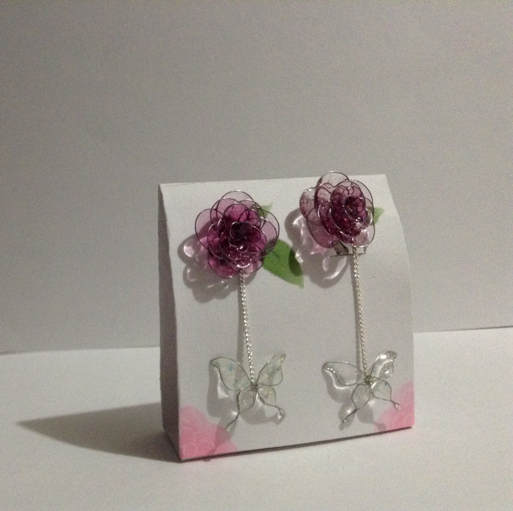お花と蝶のイヤリング