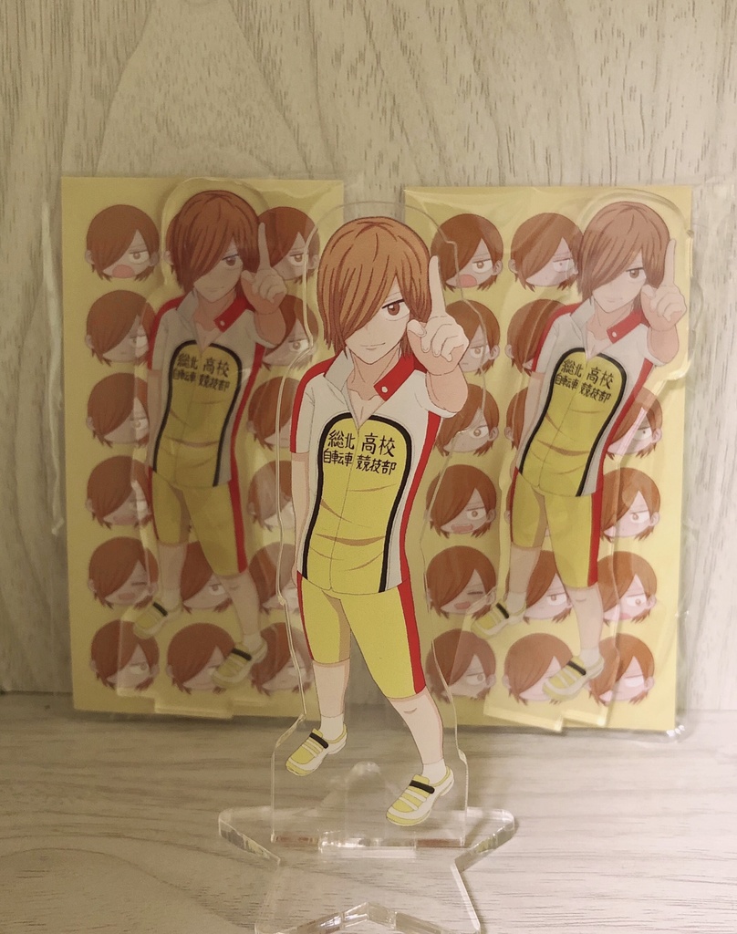 青八木一を見上げるアクスタ