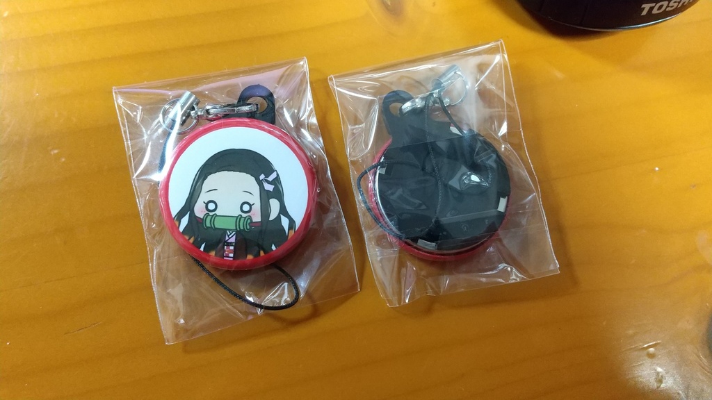 同人グッズ 鬼滅の刃 ストラップ缶バッジ、ミラー缶バッジ