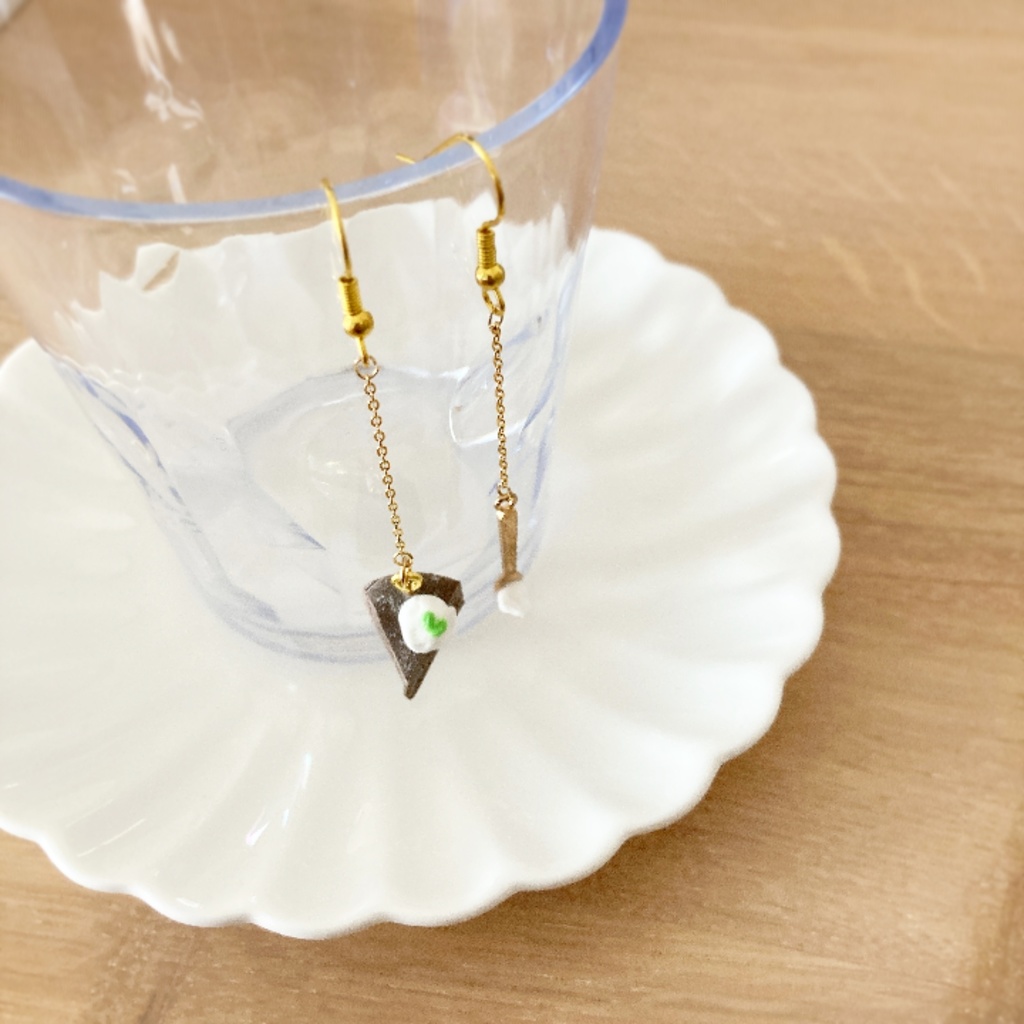 ガトーショコラのピアス・イヤリング