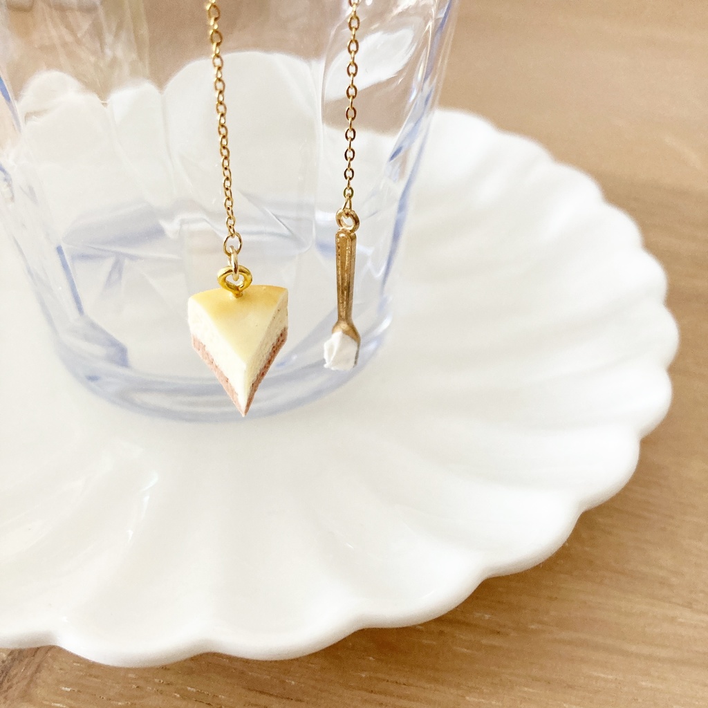 チーズケーキのピアス・イヤリング