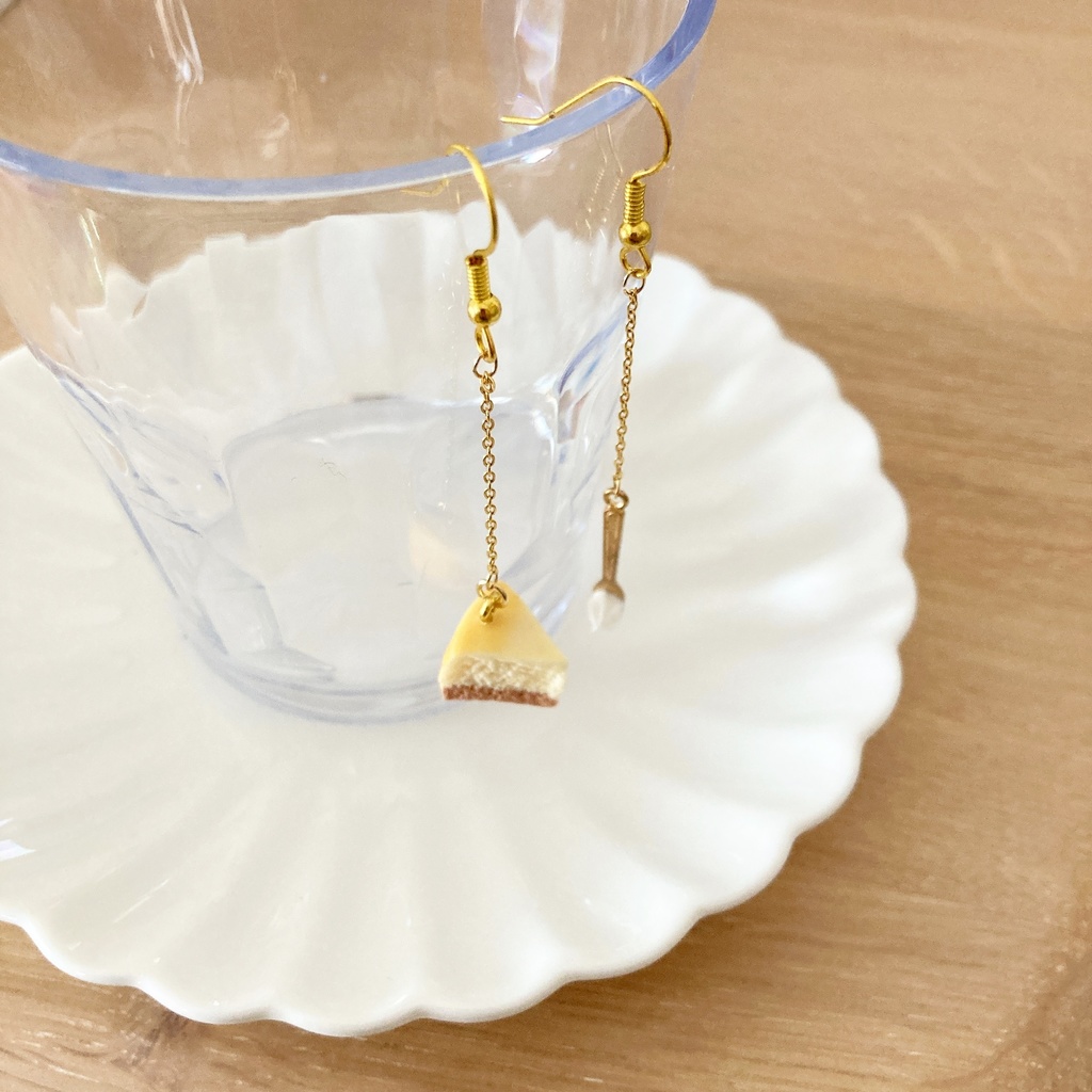 チーズケーキのピアス・イヤリング