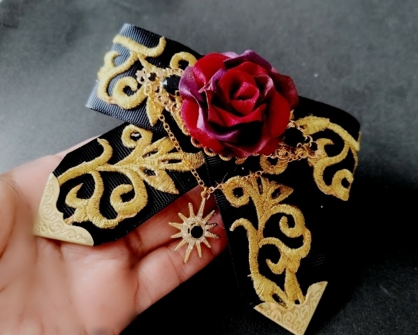 ハンドメイド 薔薇のブローチ|正絹・刺繍コード使用|ダークヴィクトリアンDark Victorian