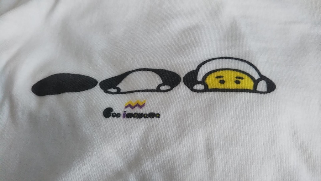 エッグ芋山【穴から見守る芋山Tシャツ】(前面プリントのみ)