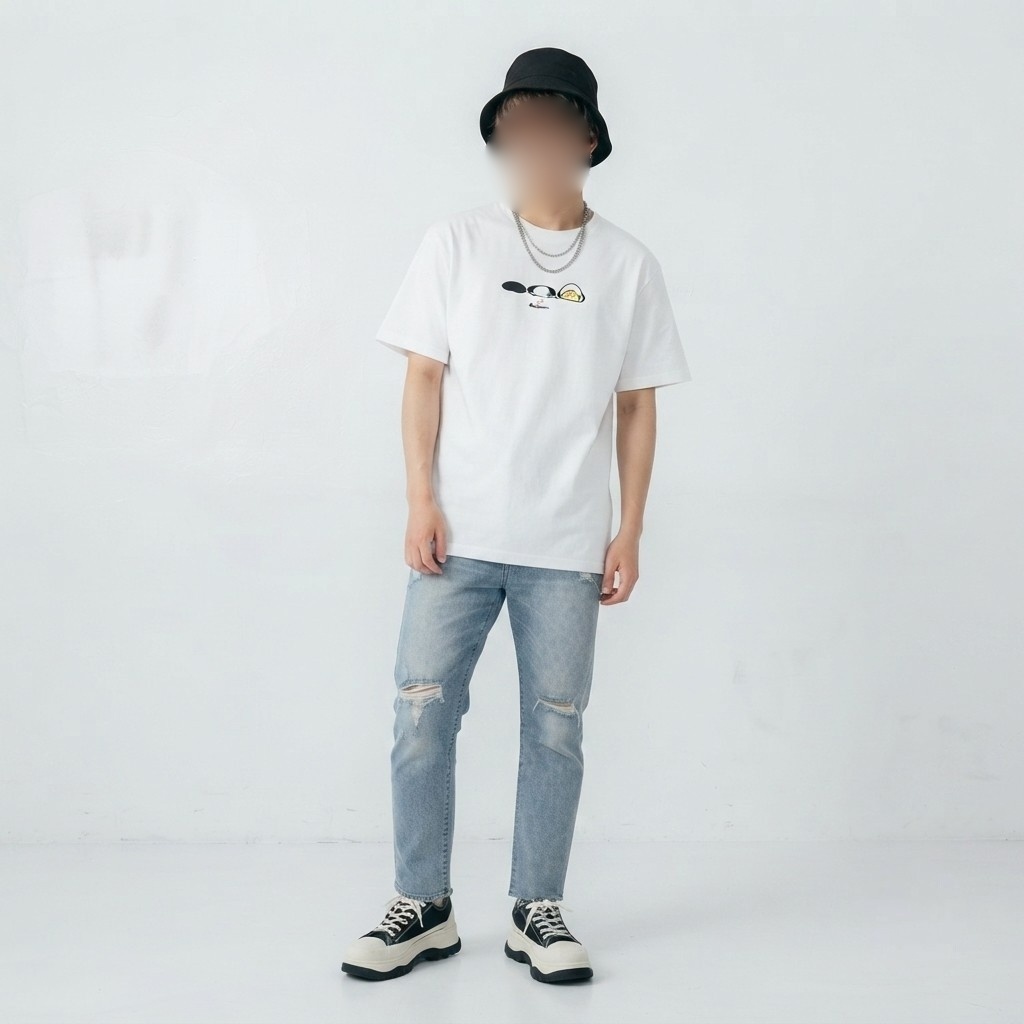 エッグ芋山【穴から見守る芋山Tシャツ】(前面プリントのみ)