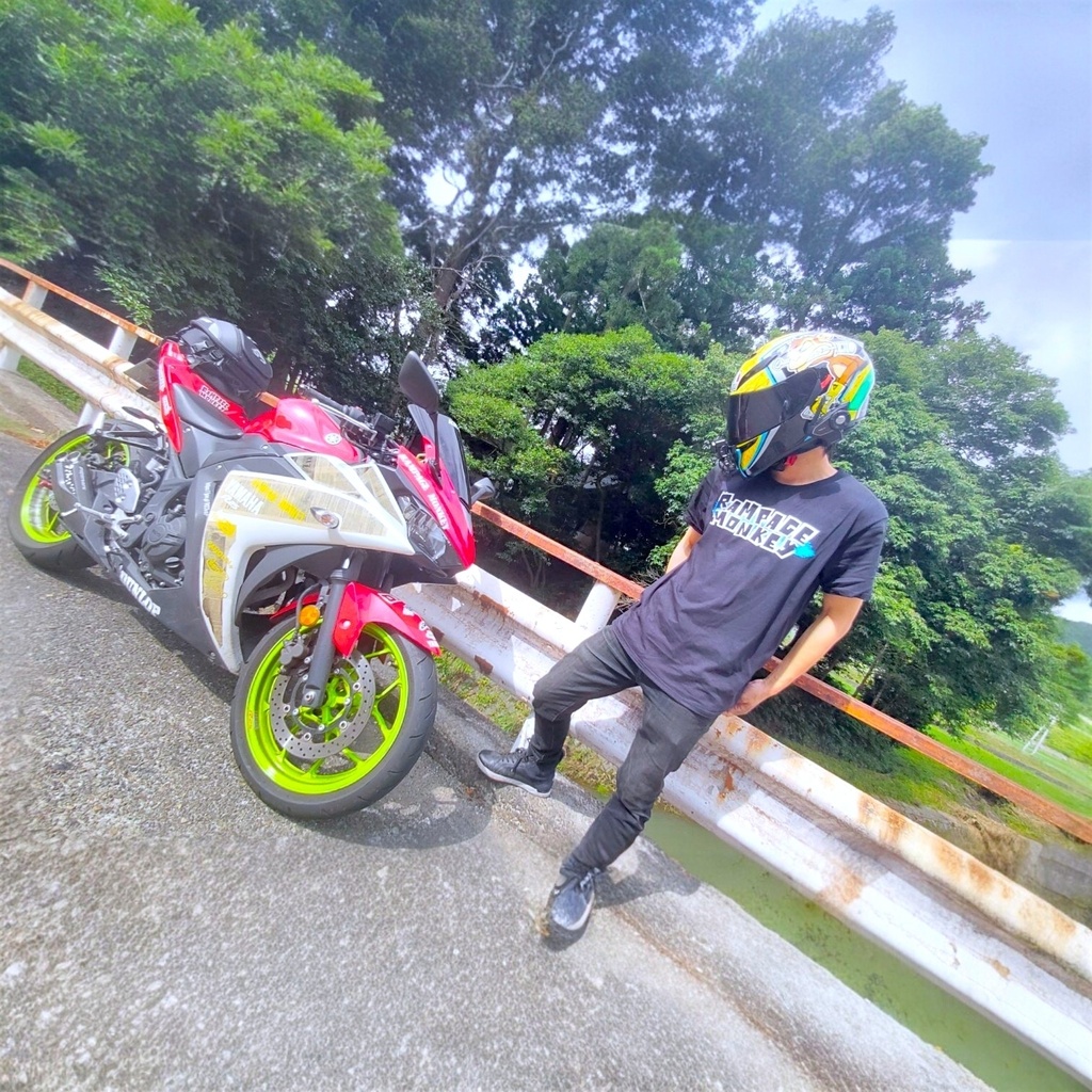 RMサマーブルーTシャツ(ブラック&ホワイト)