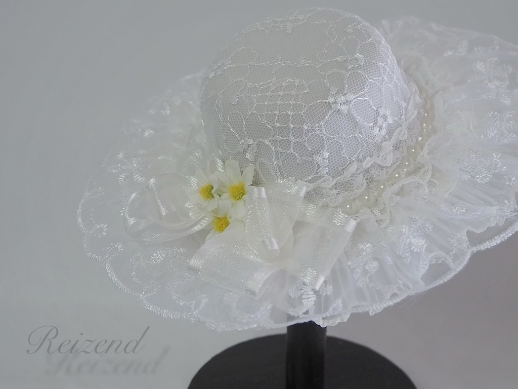 ホワイトミニハット