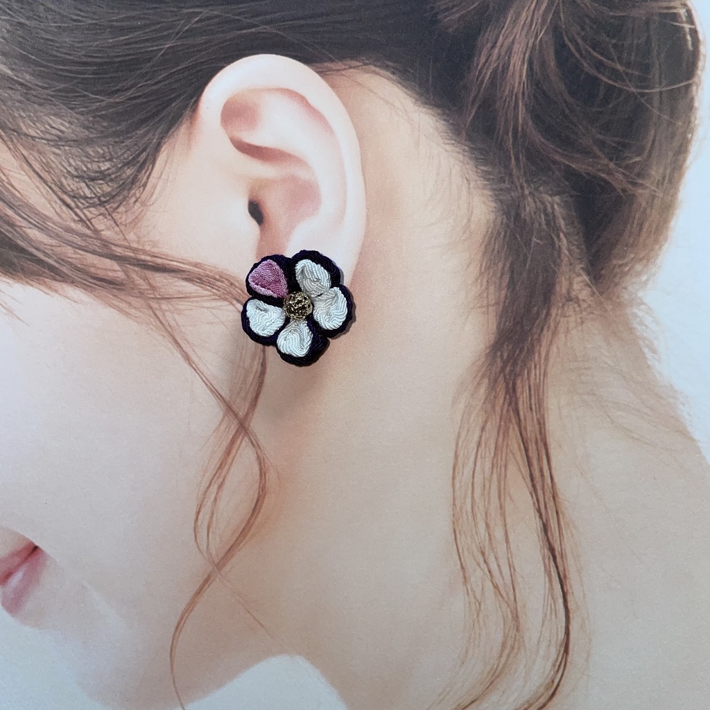 つまみ細工のピアス  pt-7