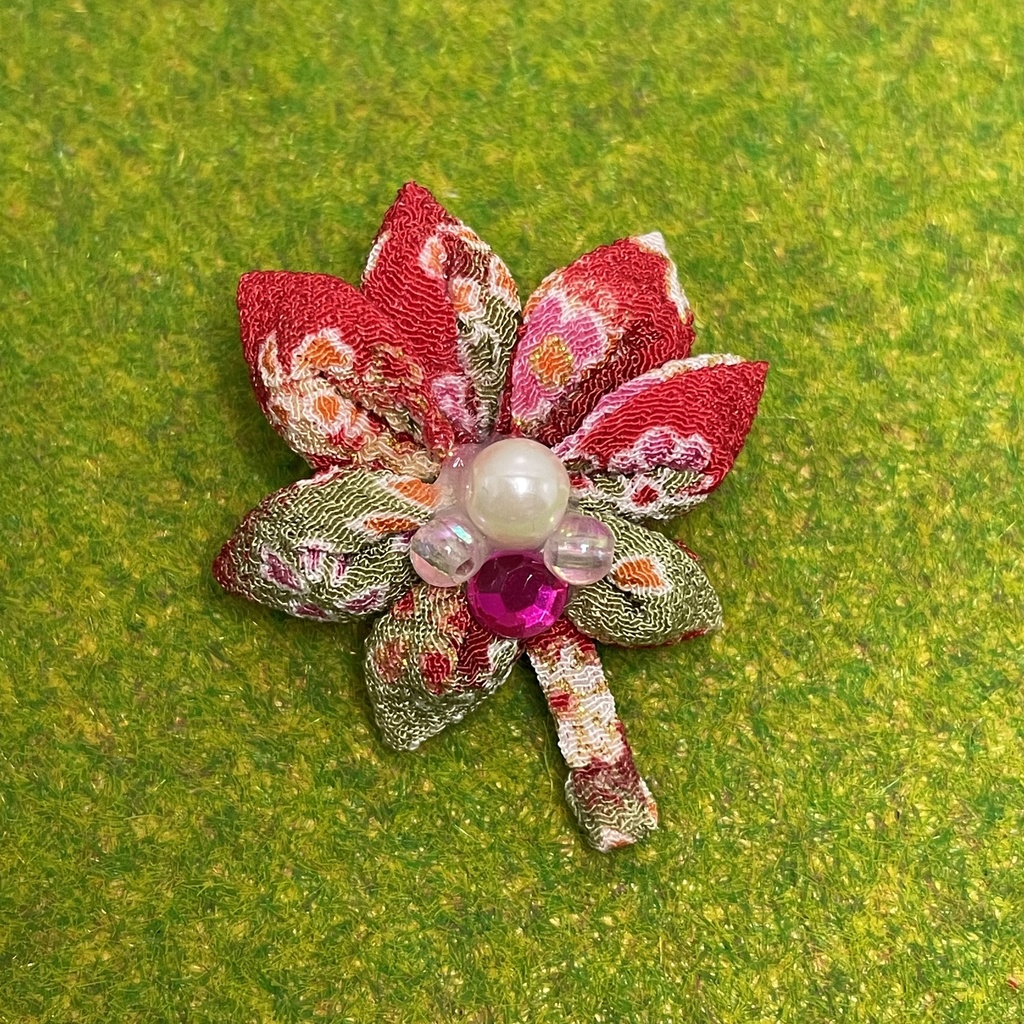 もみじ  ブローチ  m-2