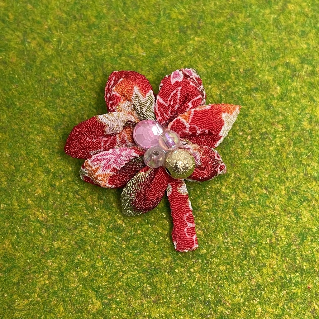 もみじ  ブローチ  m-3