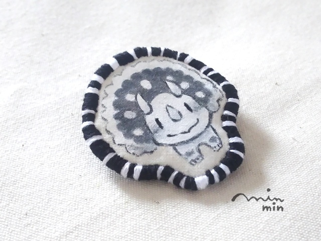 バッジ しろトリケラ