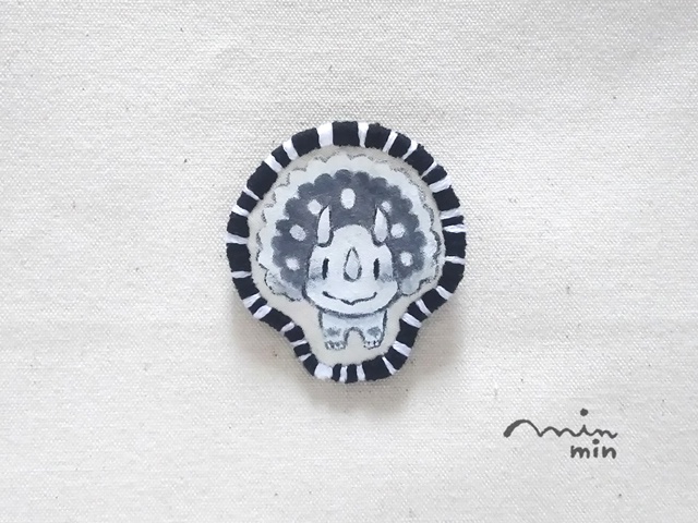 バッジ しろトリケラ