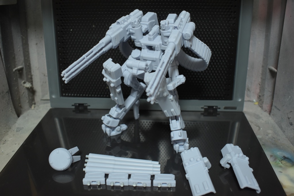 歩行型武装プラットフォーム