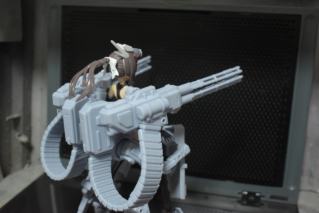 歩行型武装プラットフォーム