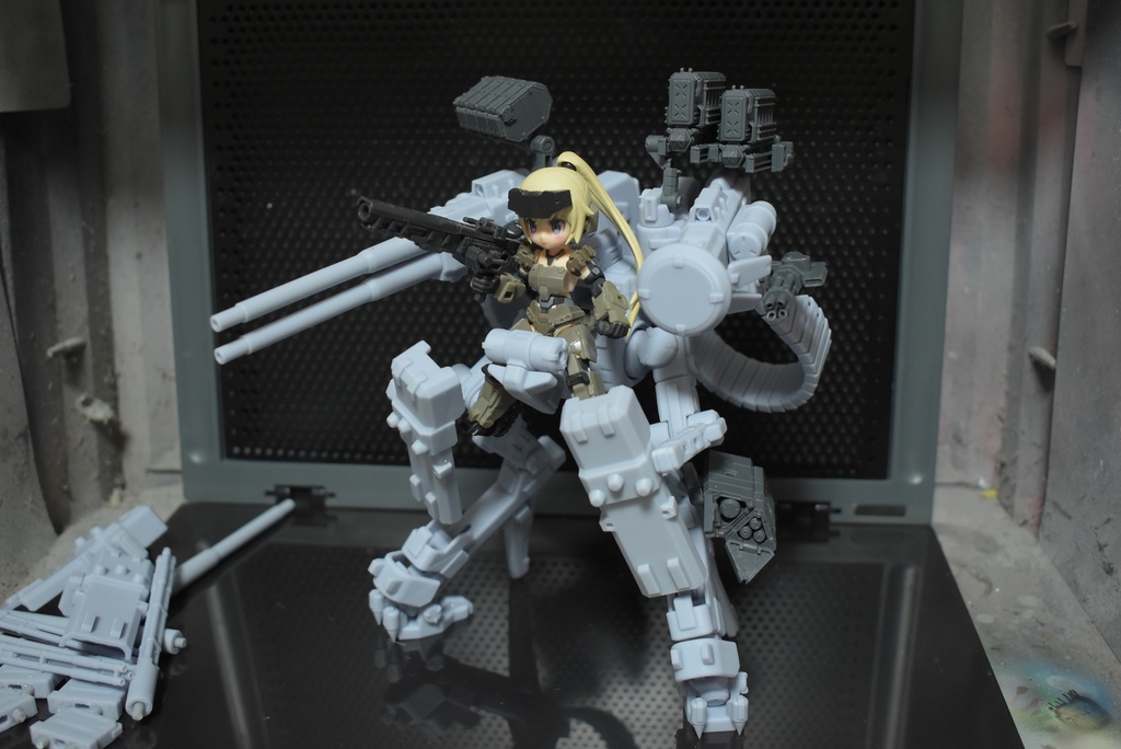 歩行型武装プラットフォーム