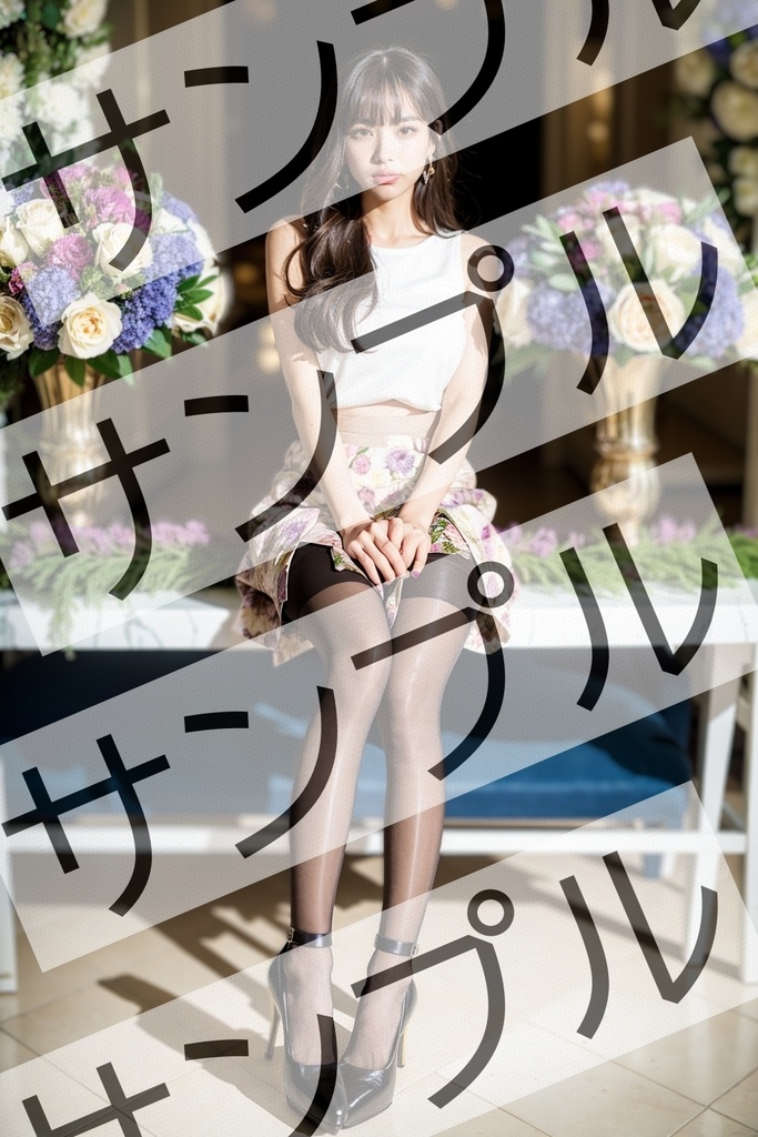 フラワーショップ店員の美脚 - Flower shop clerk's beautiful legs -