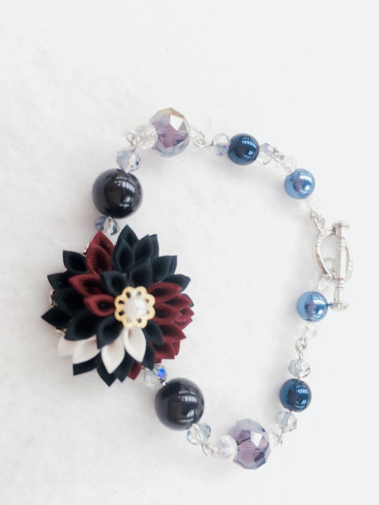 とうらぶイメージつまみ細工のブレスレット