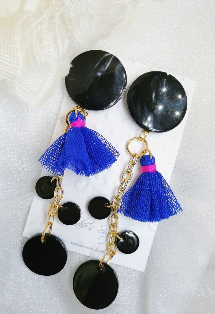 揺れるチェーン　フリンジ　オリジナルハンドメイド　ピアス　イヤリング