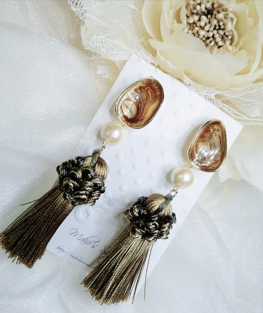 タッセルイヤリング 3色