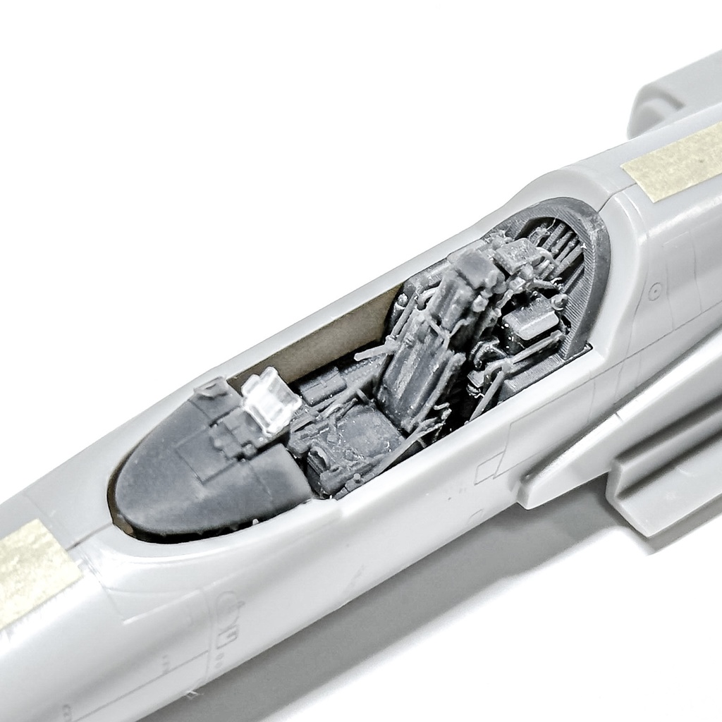 《7237》F-20コクピット(キャノピークローズ)