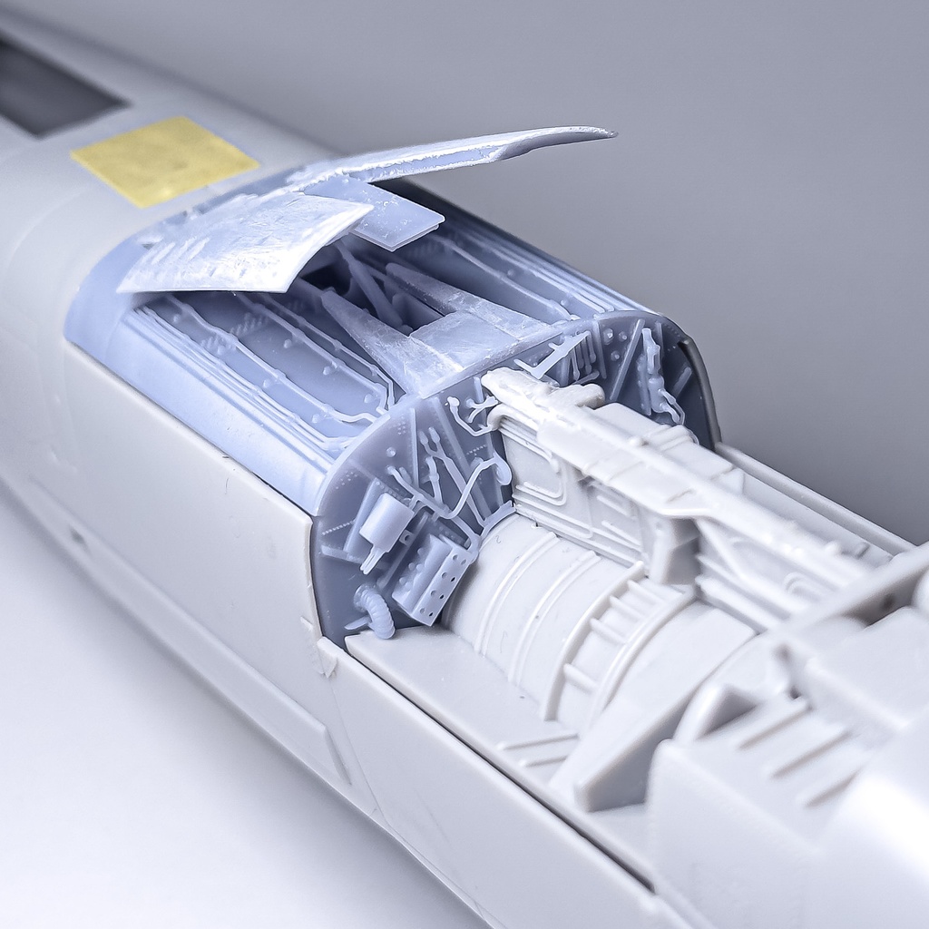 《4868》 F-8E/J スピードブレーキ