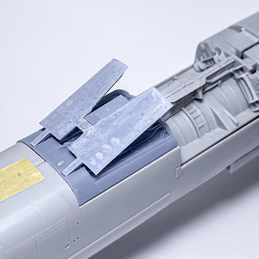 《4868》 F-8E/J スピードブレーキ