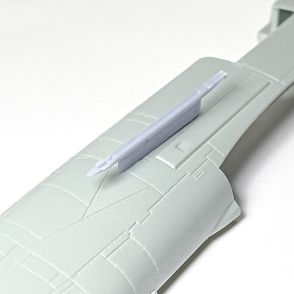 《7242》 F-8クルセイダー パイロン