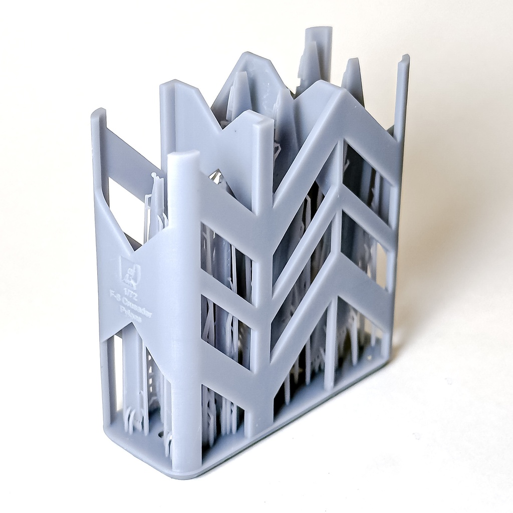 《7242》 F-8クルセイダー パイロン