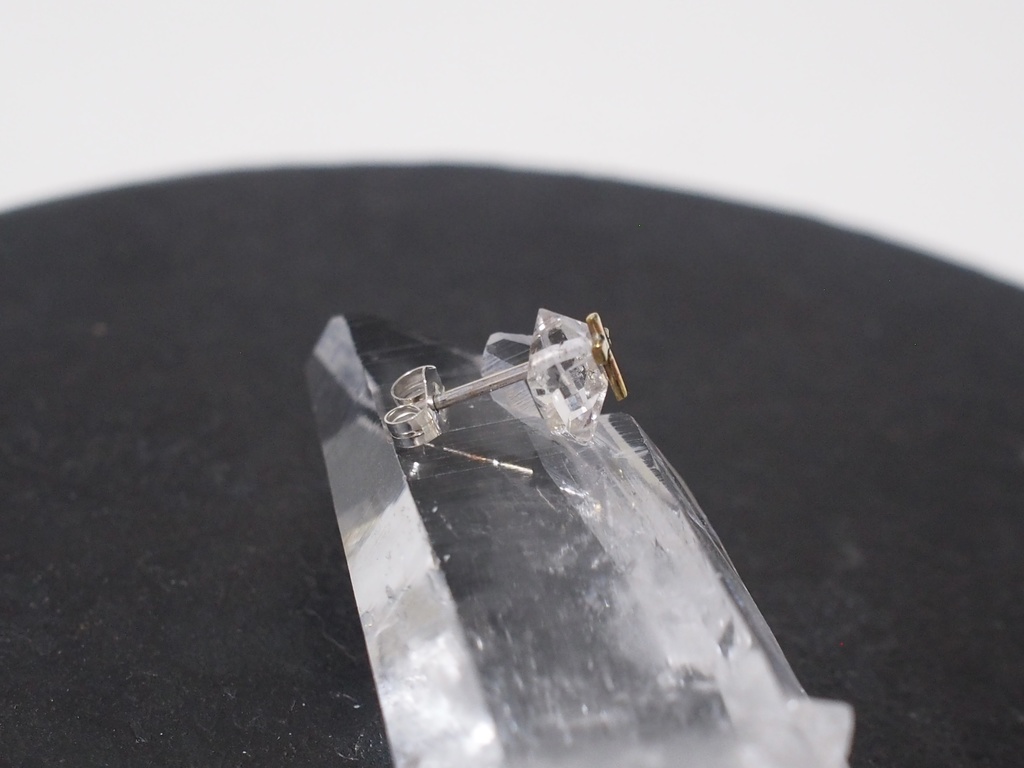 ハーキマーダイヤモンド×クロスピアス/ゴールド